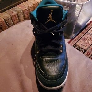 Air Jordan Retro 3 Jacksonville Jaguars